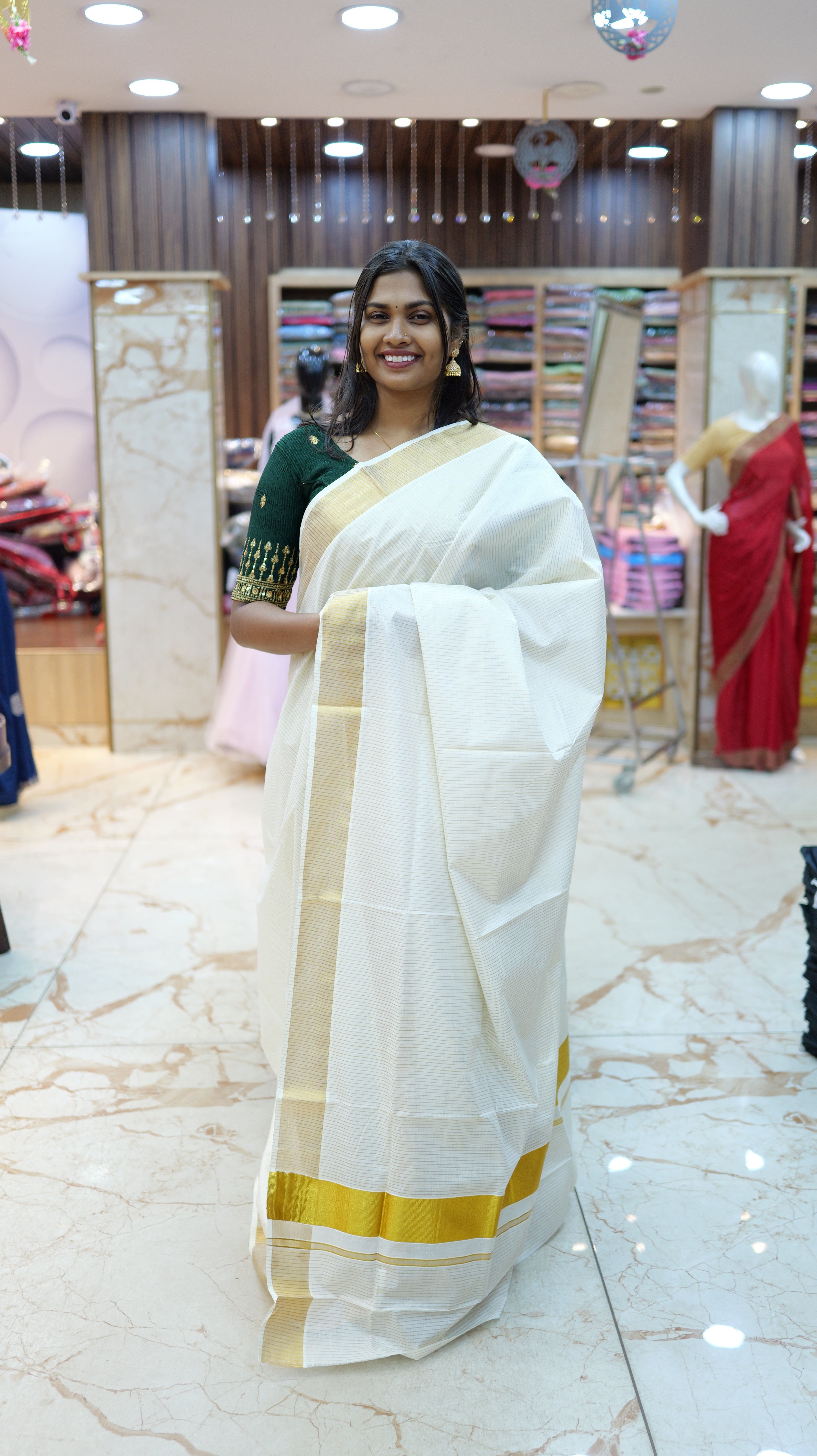 Kerala Cotton Saree with Elegant Line Pattern