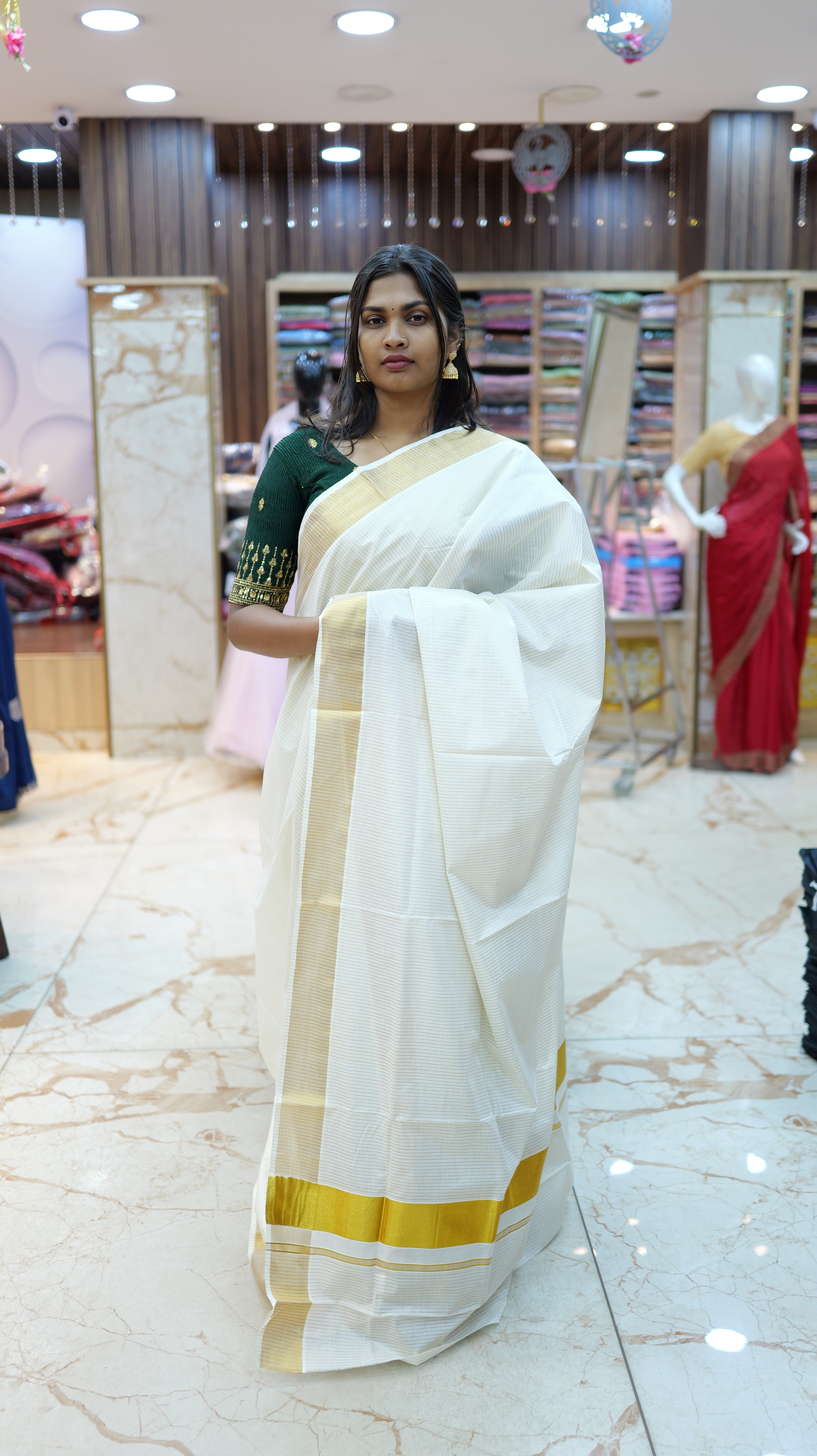Kerala Cotton Saree with Elegant Line Pattern